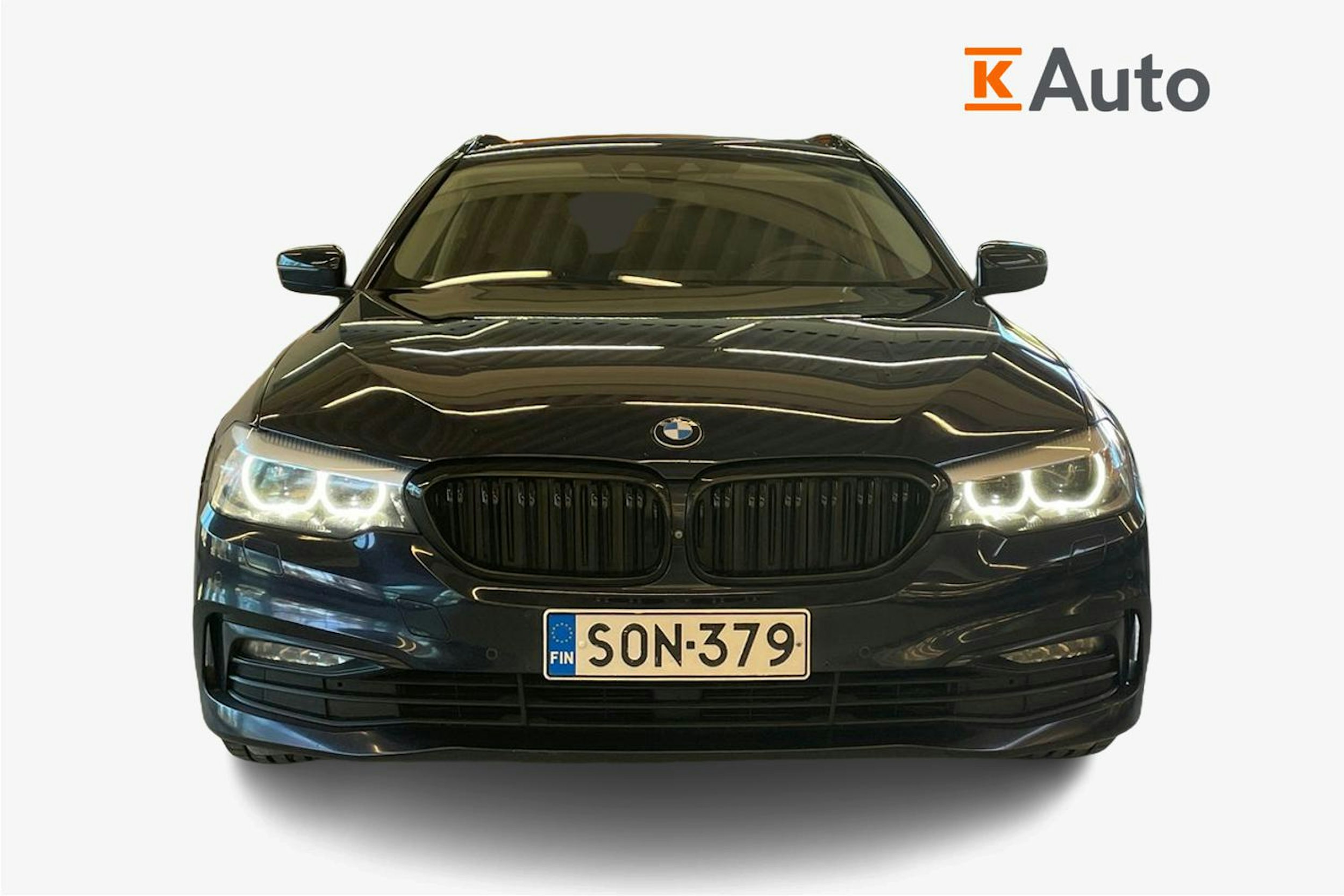 Sininen BMW 530 2017 kuva 5.