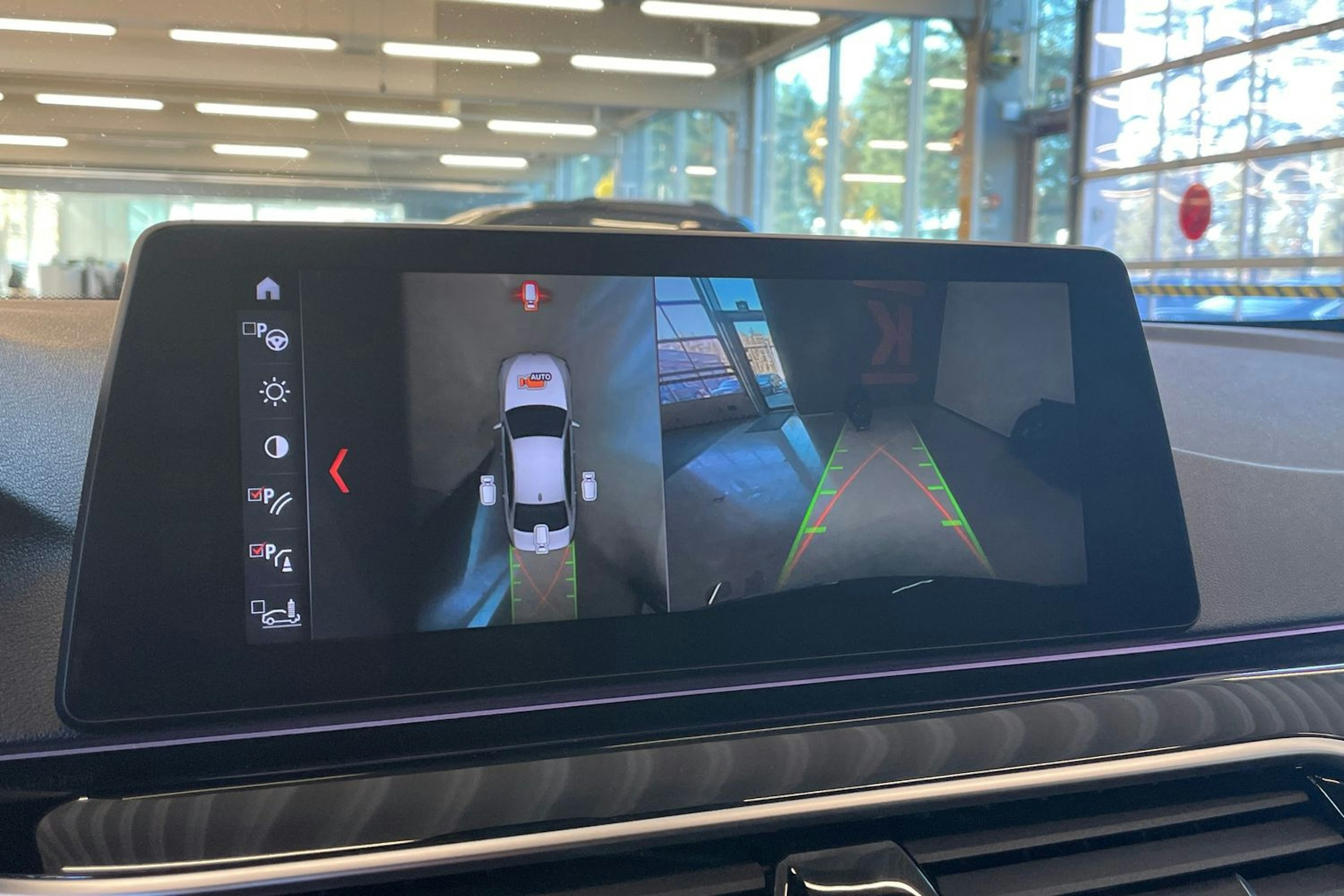 Sininen BMW 530 2017 kuva 17.