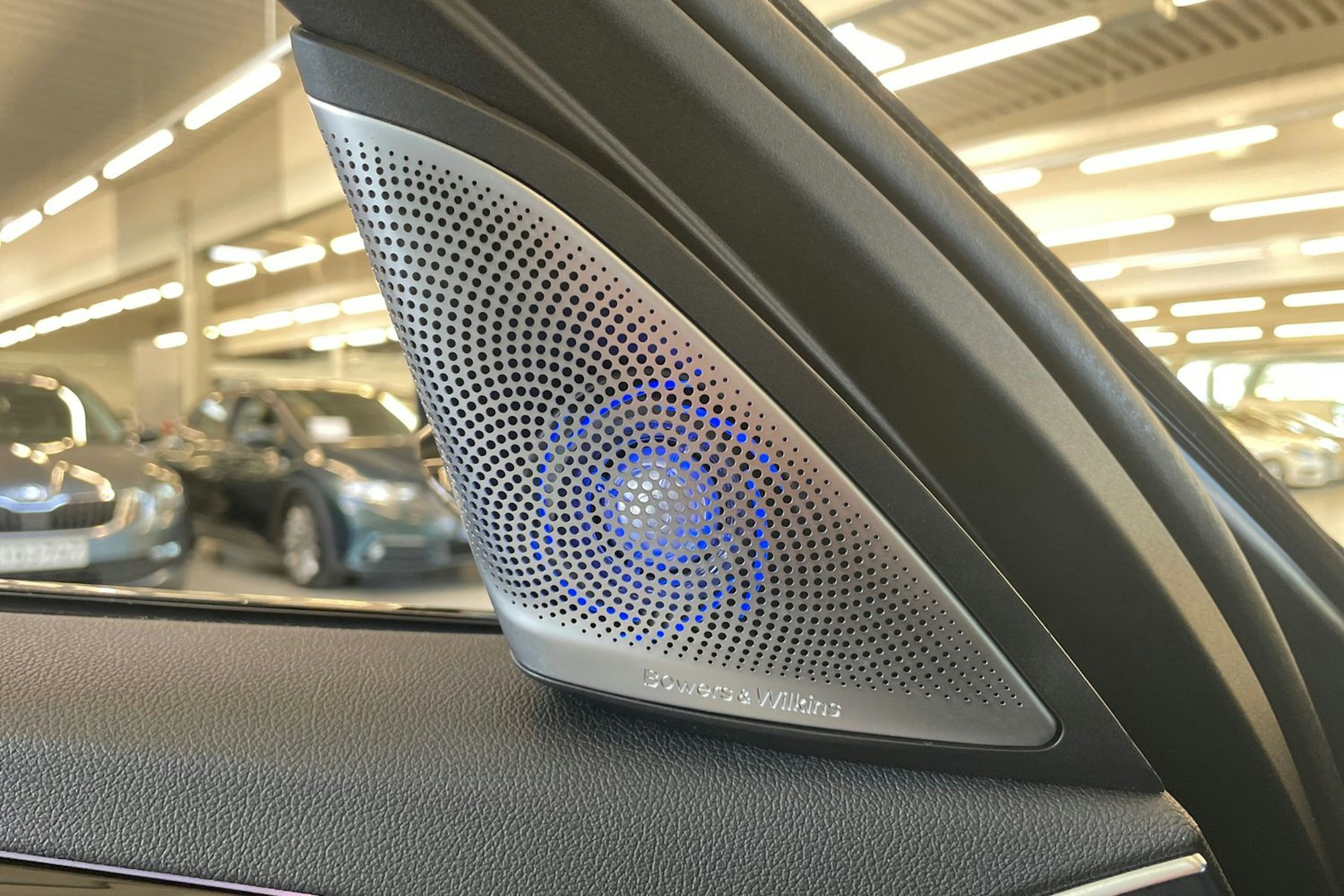 Sininen BMW 530 2017 kuva 19.