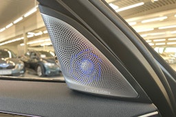 Sininen BMW 530 2017 kuva 19.