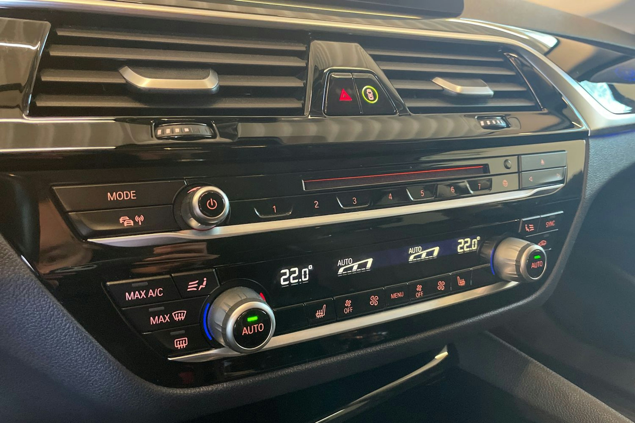 Sininen BMW 530 2017 kuva 20.