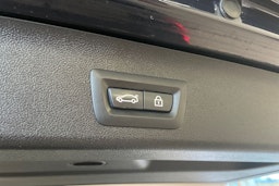 Sininen BMW 530 2017 kuva 22.