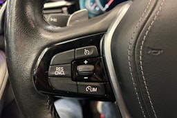 Sininen BMW 530 2018 kuva 15.