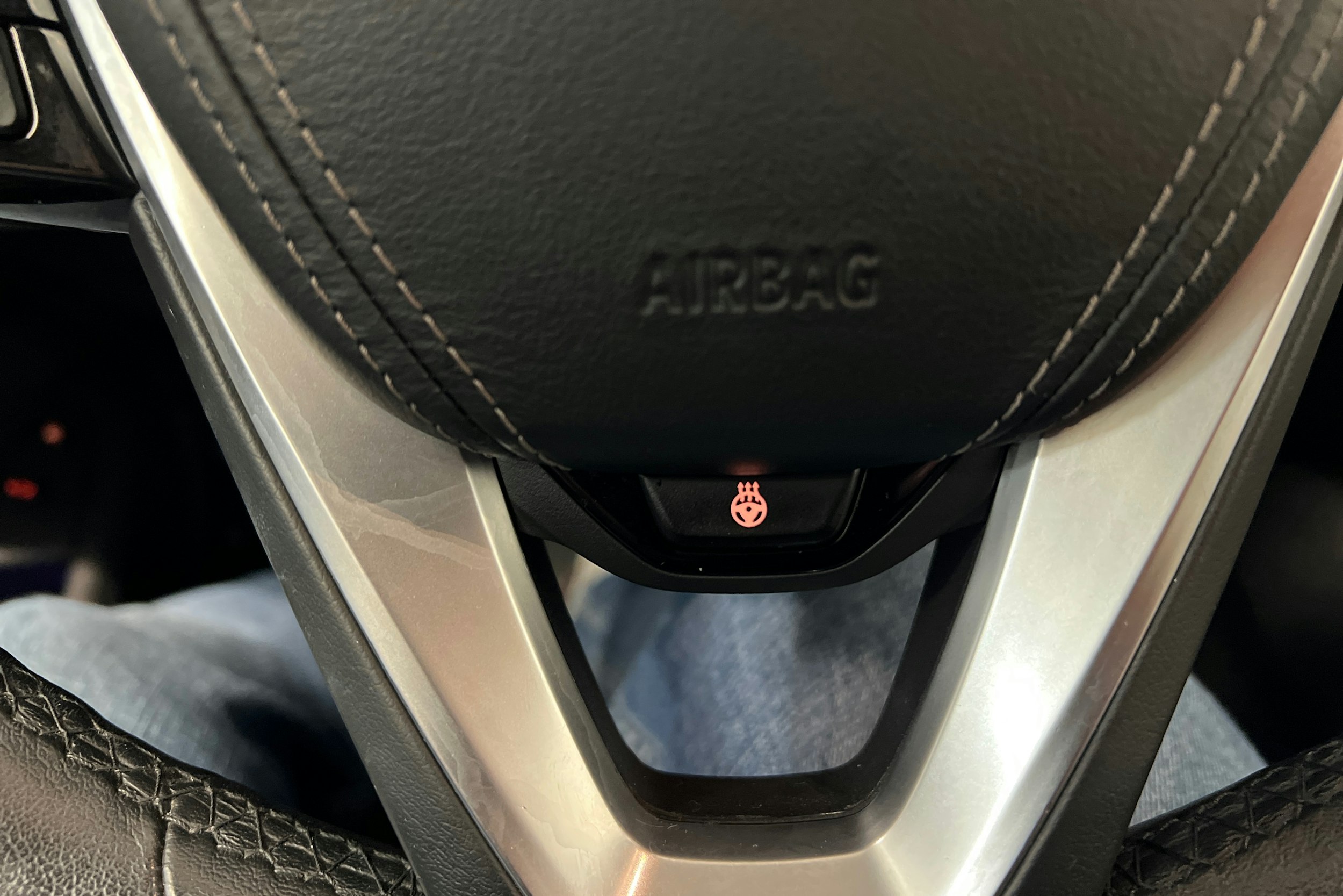 Sininen BMW 530 2018 kuva 17.