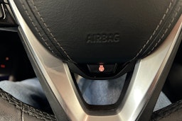 Sininen BMW 530 2018 kuva 17.