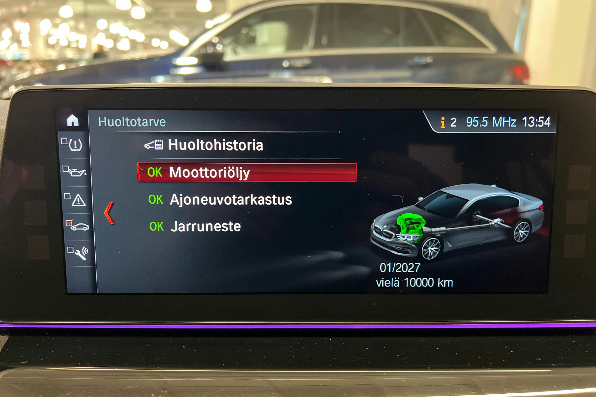 Sininen BMW 530 2018 kuva 23.
