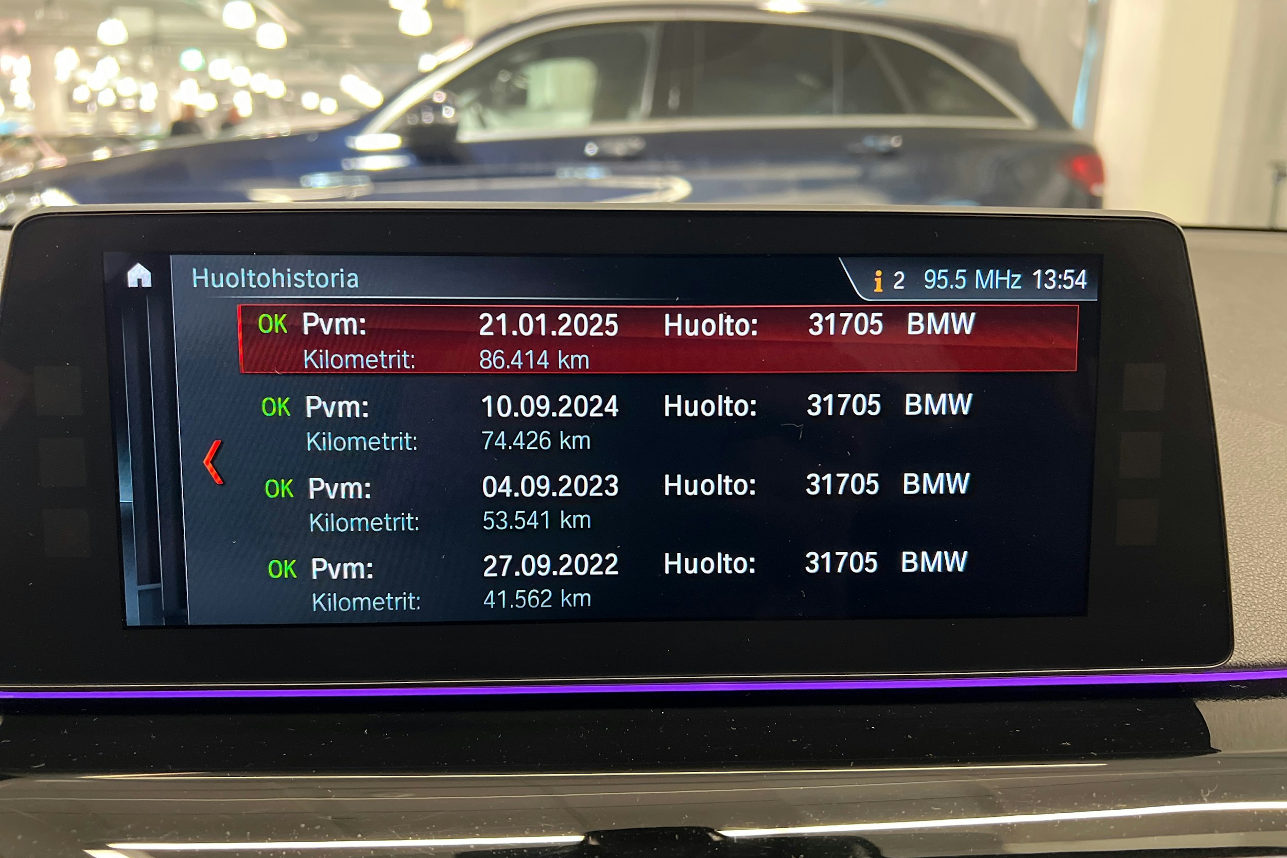 Sininen BMW 530 2018 kuva 24.