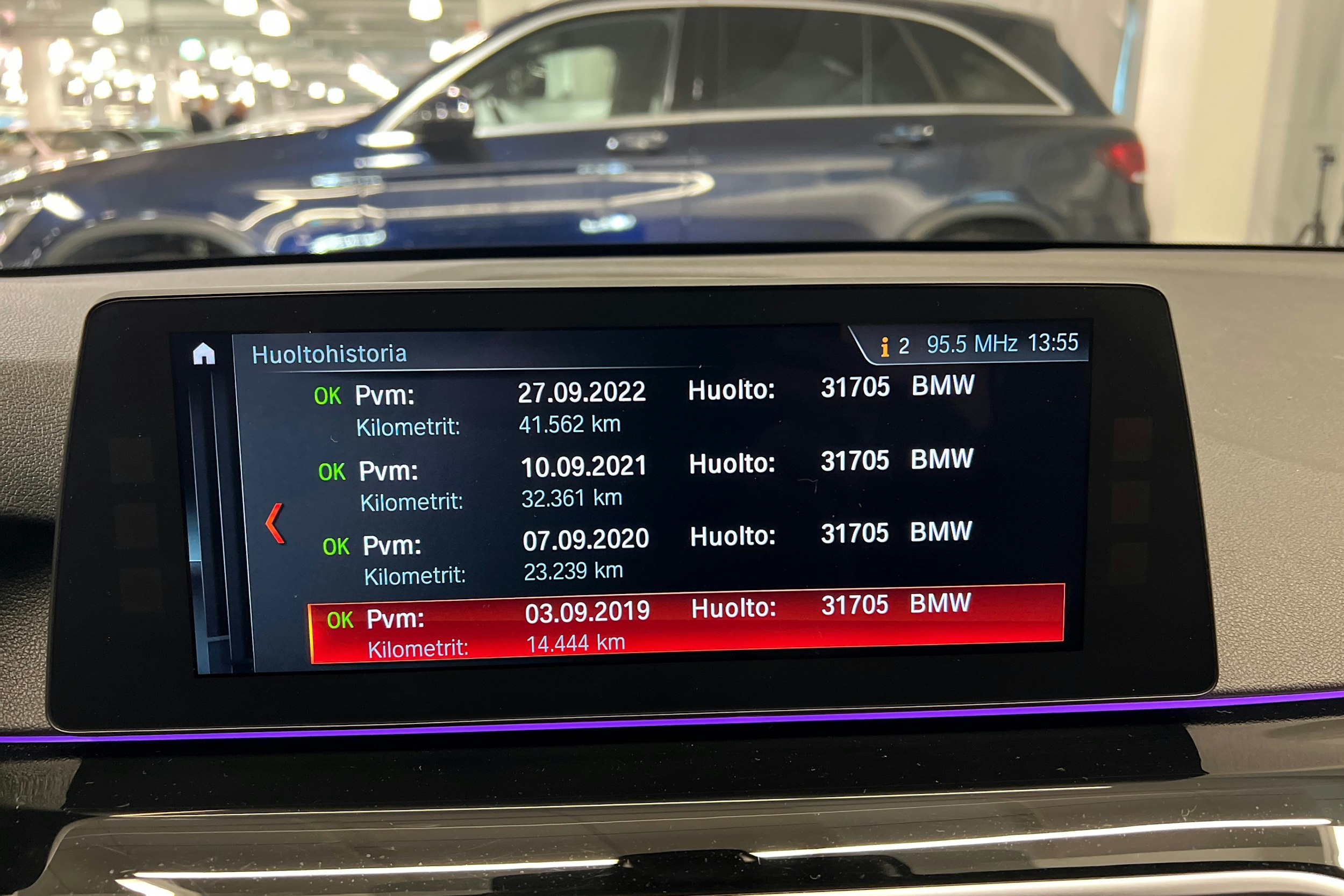 Sininen BMW 530 2018 kuva 25.