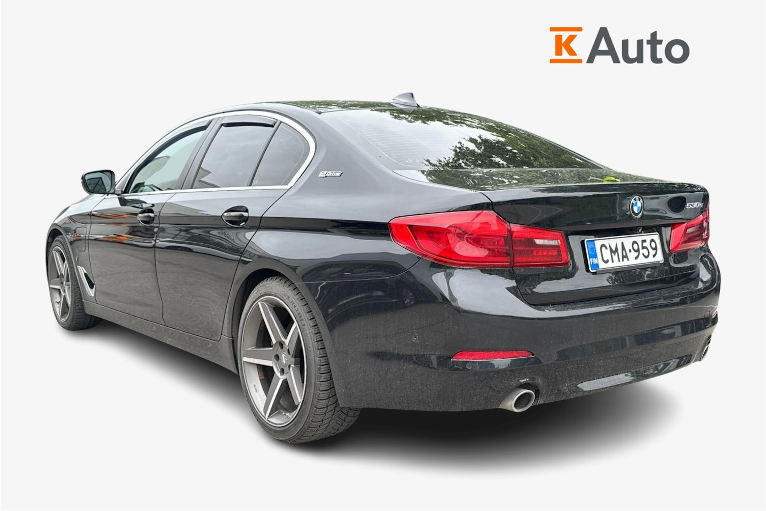 musta BMW 530 2019 kuva 2.