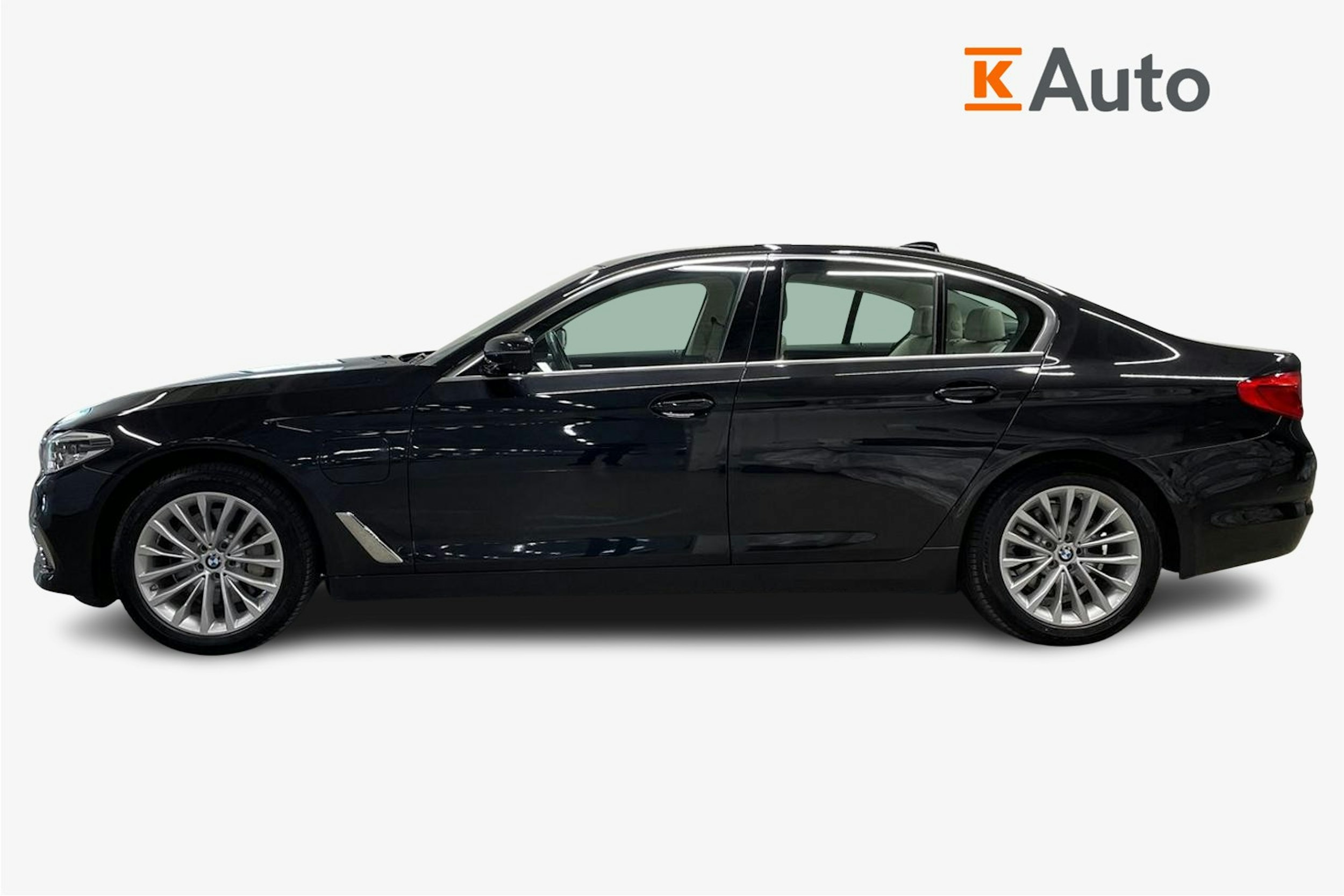 musta BMW 530 2019 kuva 6.