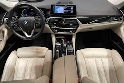 musta BMW 530 2019 kuva 9.