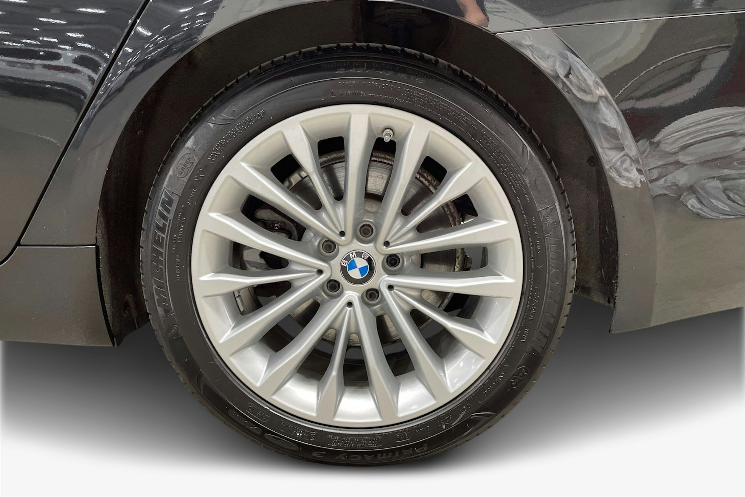 musta BMW 530 2019 kuva 11.