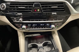 musta BMW 530 2019 kuva 24.