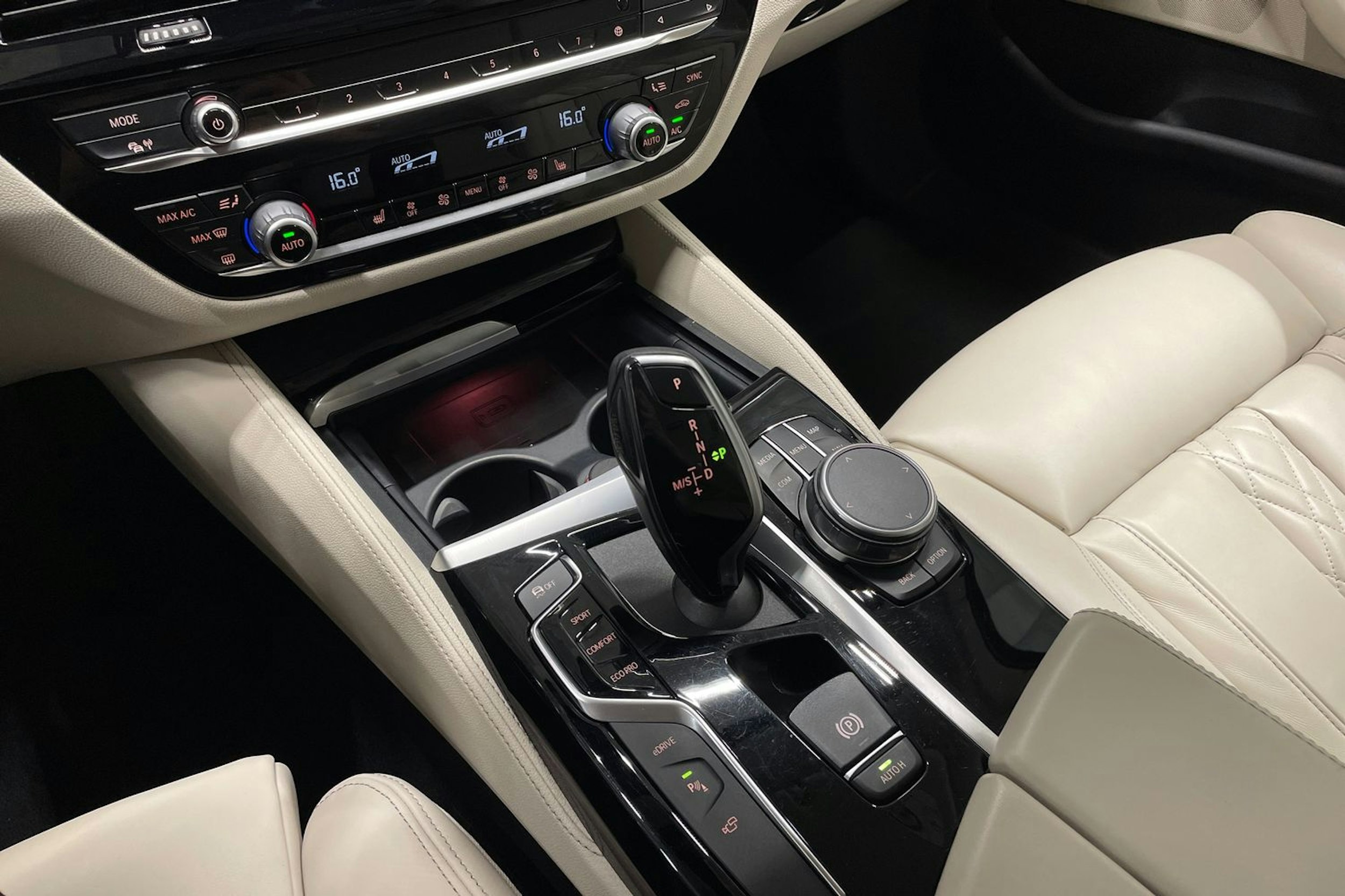 musta BMW 530 2019 kuva 25.