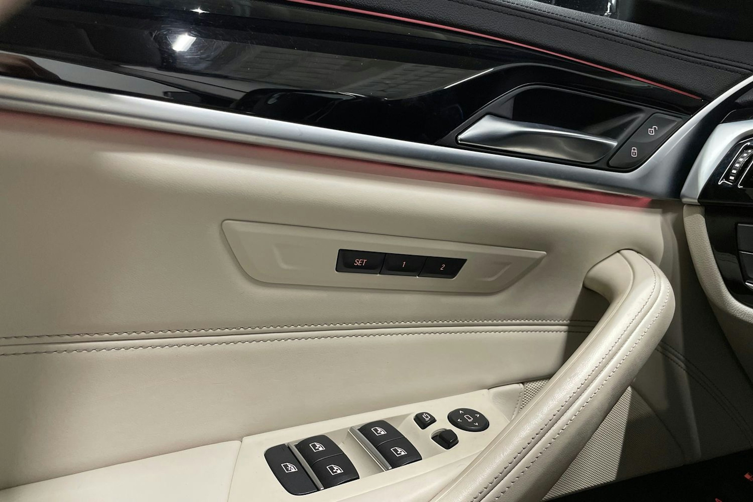 musta BMW 530 2019 kuva 30.