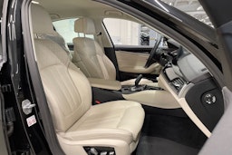 musta BMW 530 2019 kuva 33.