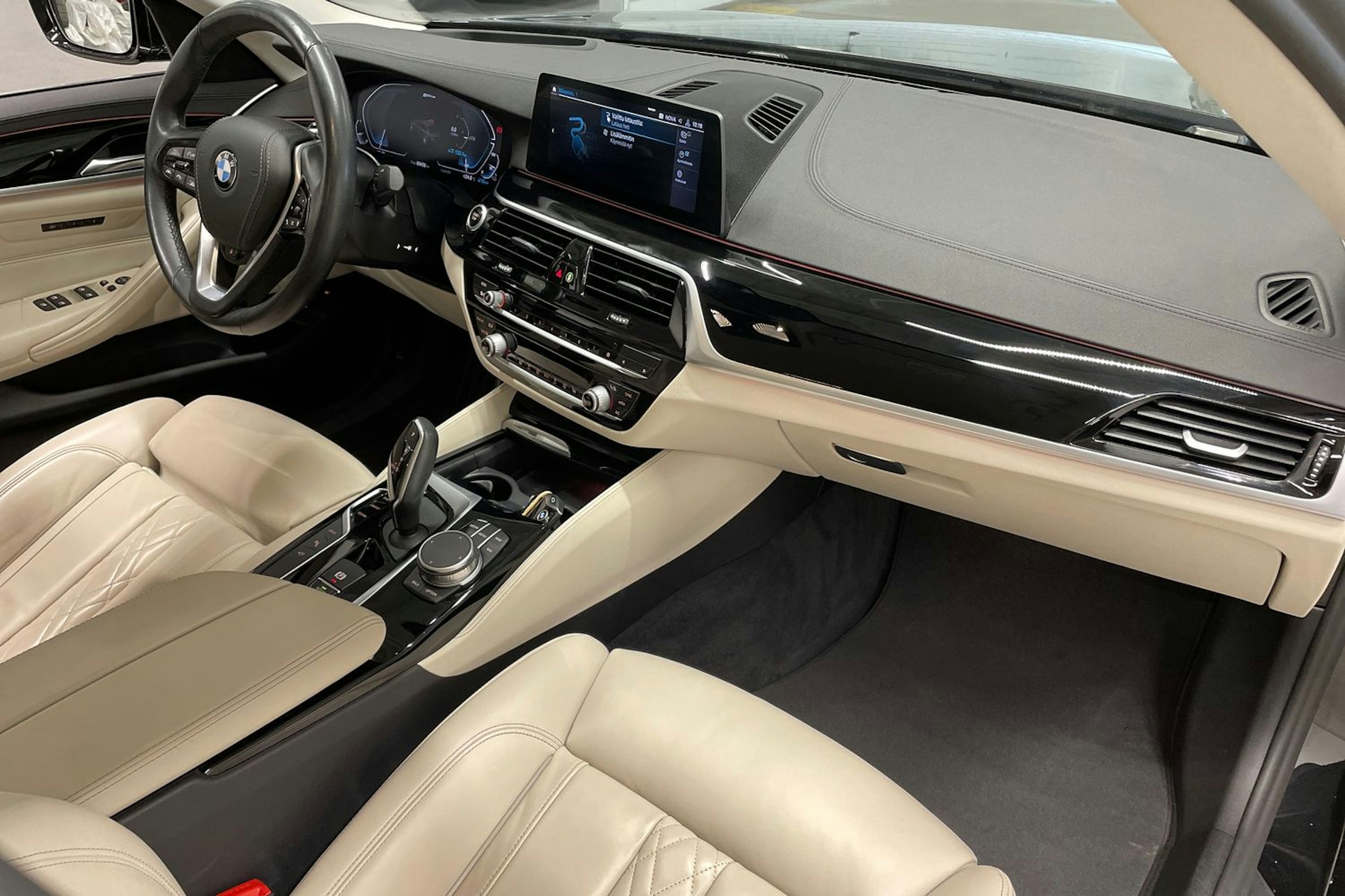 musta BMW 530 2019 kuva 34.