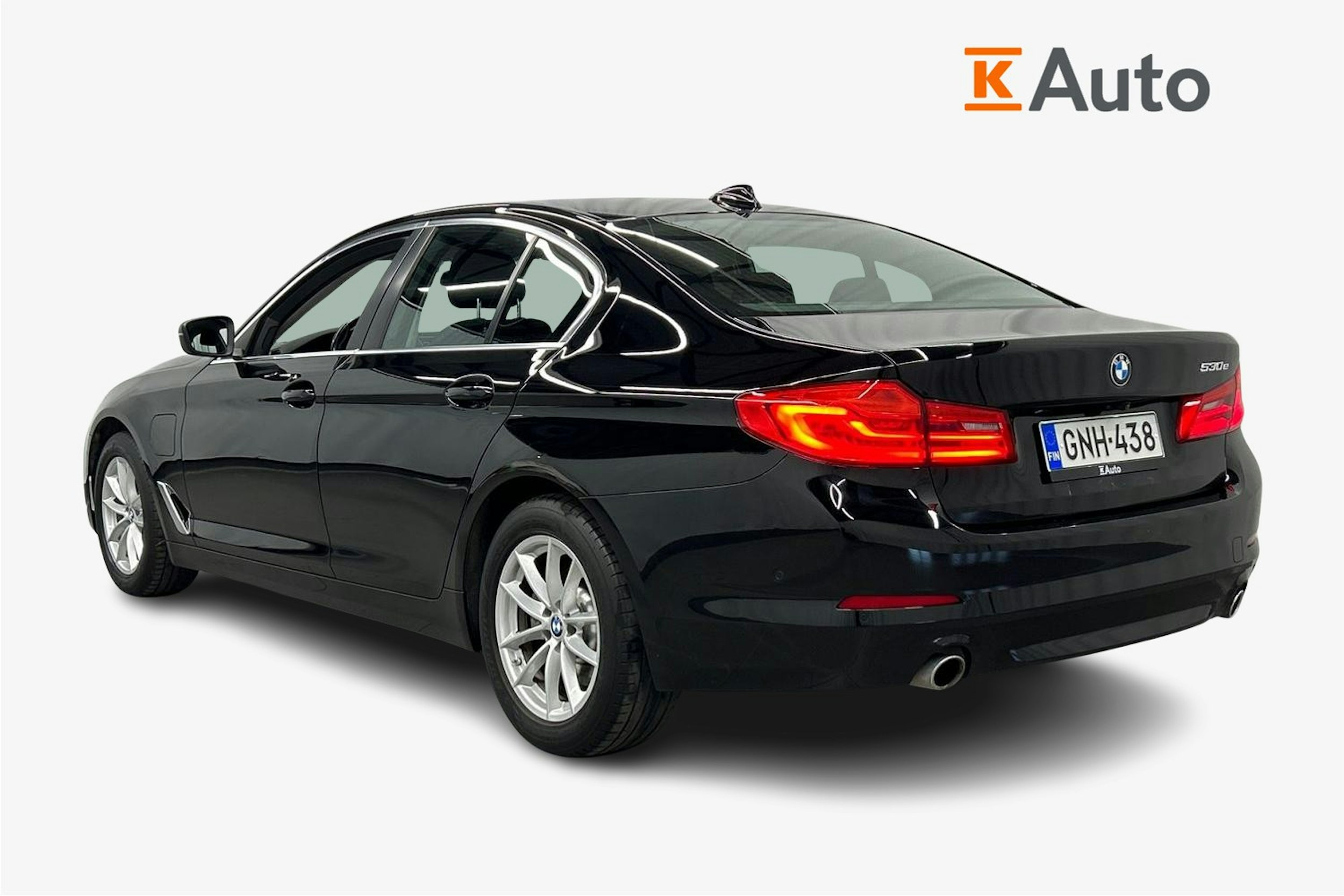 musta BMW 530 2019 kuva 2.