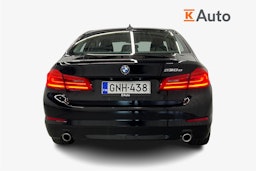 musta BMW 530 2019 kuva 3.