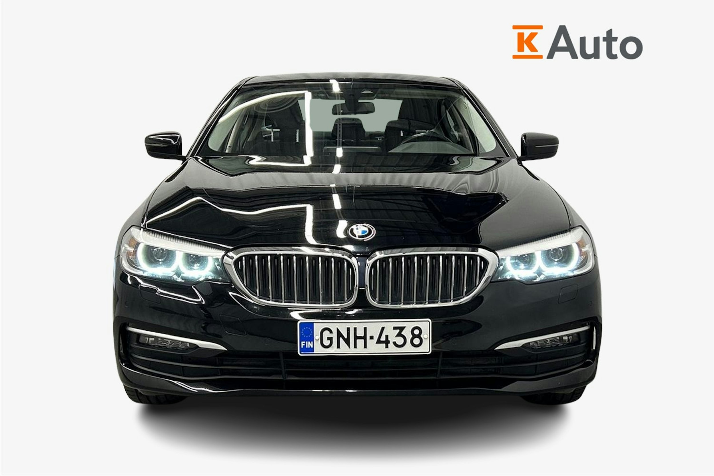 musta BMW 530 2020 kuva 5.
