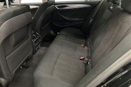 musta BMW 530 2020 kuva 10.