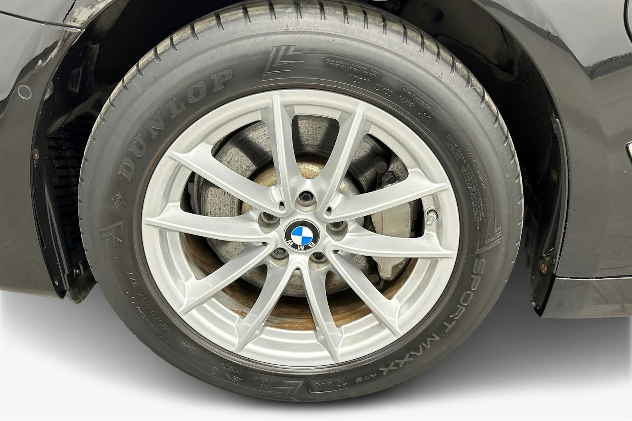 musta BMW 530 2020 kuva 11.