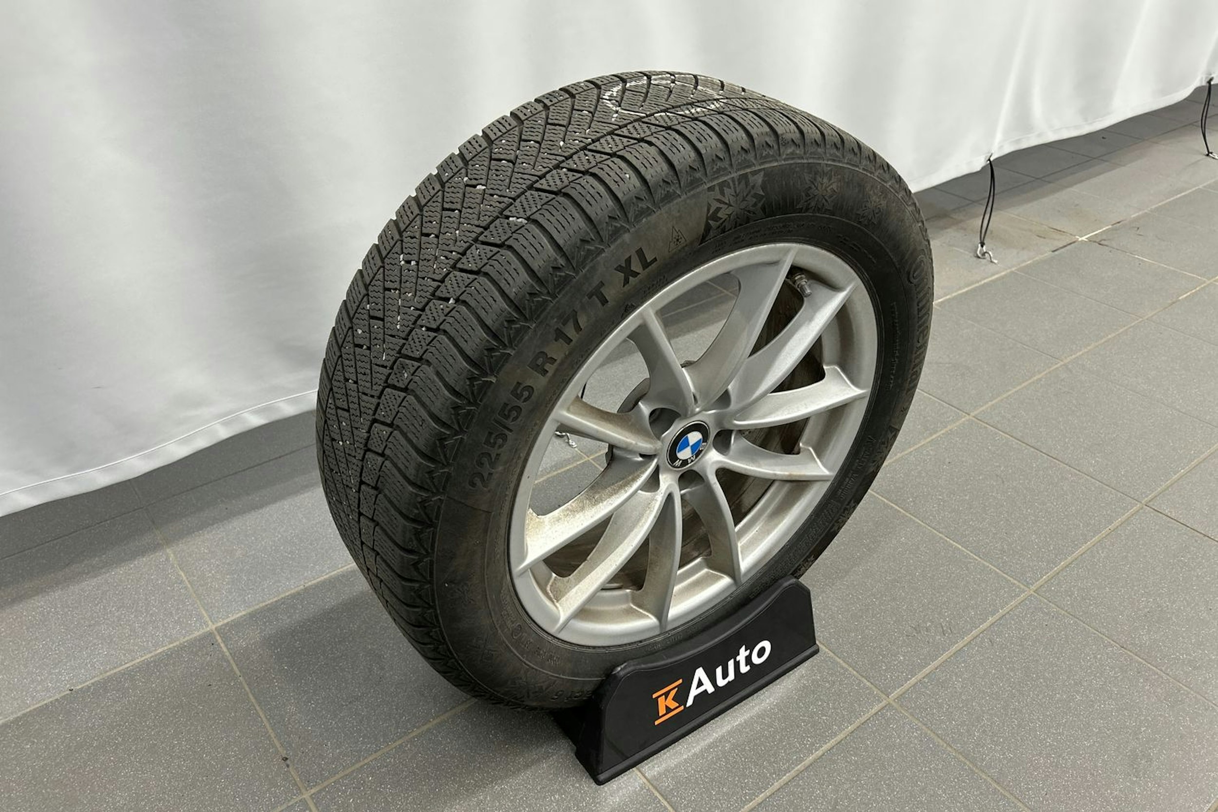 musta BMW 530 2020 kuva 13.