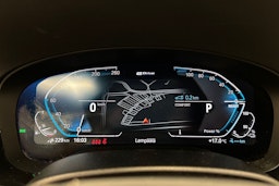 musta BMW 530 2020 kuva 18.