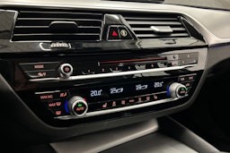 musta BMW 530 2020 kuva 29.