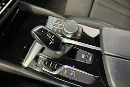 sininen BMW 530 2020 kuva 21.