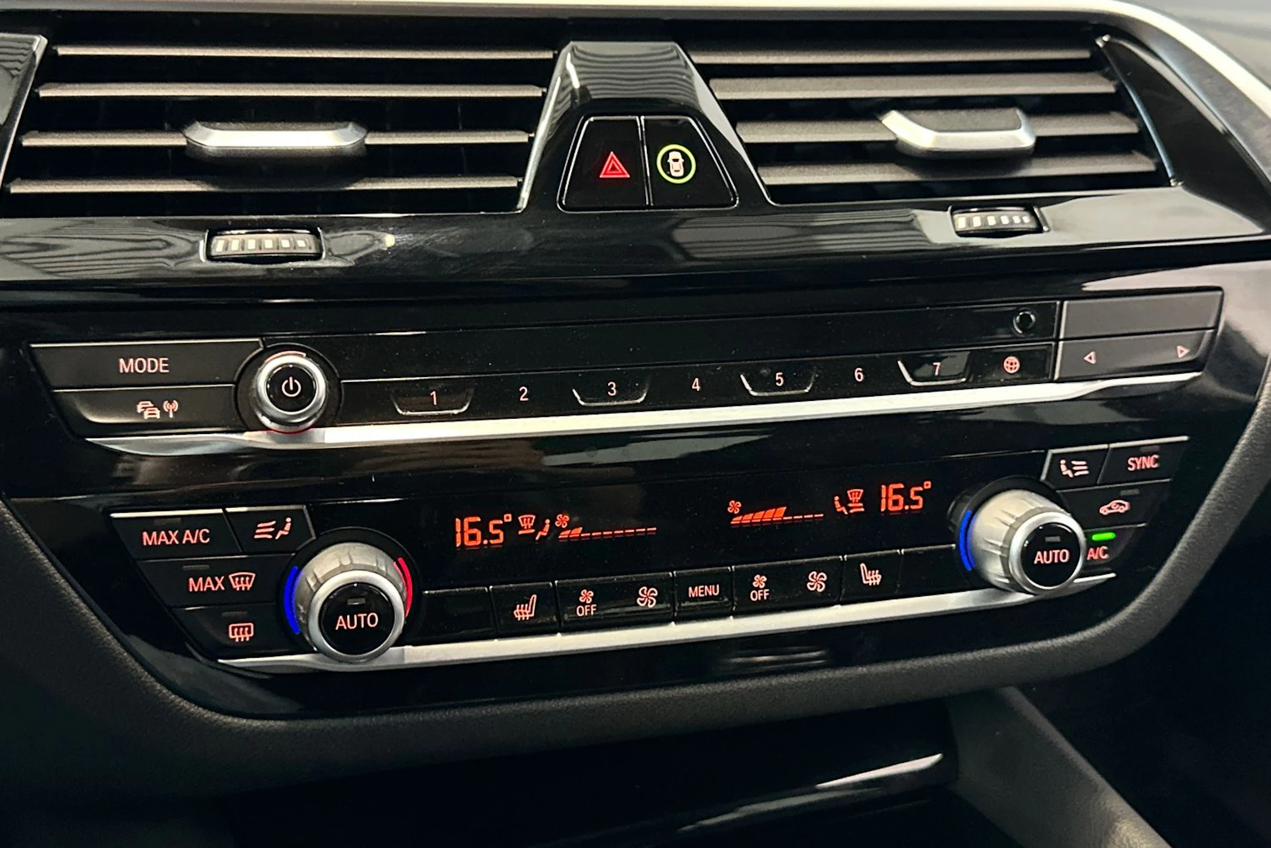 sininen BMW 530 2020 kuva 22.