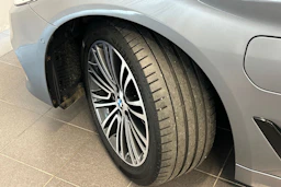 sininen BMW 530 2020 kuva 29.