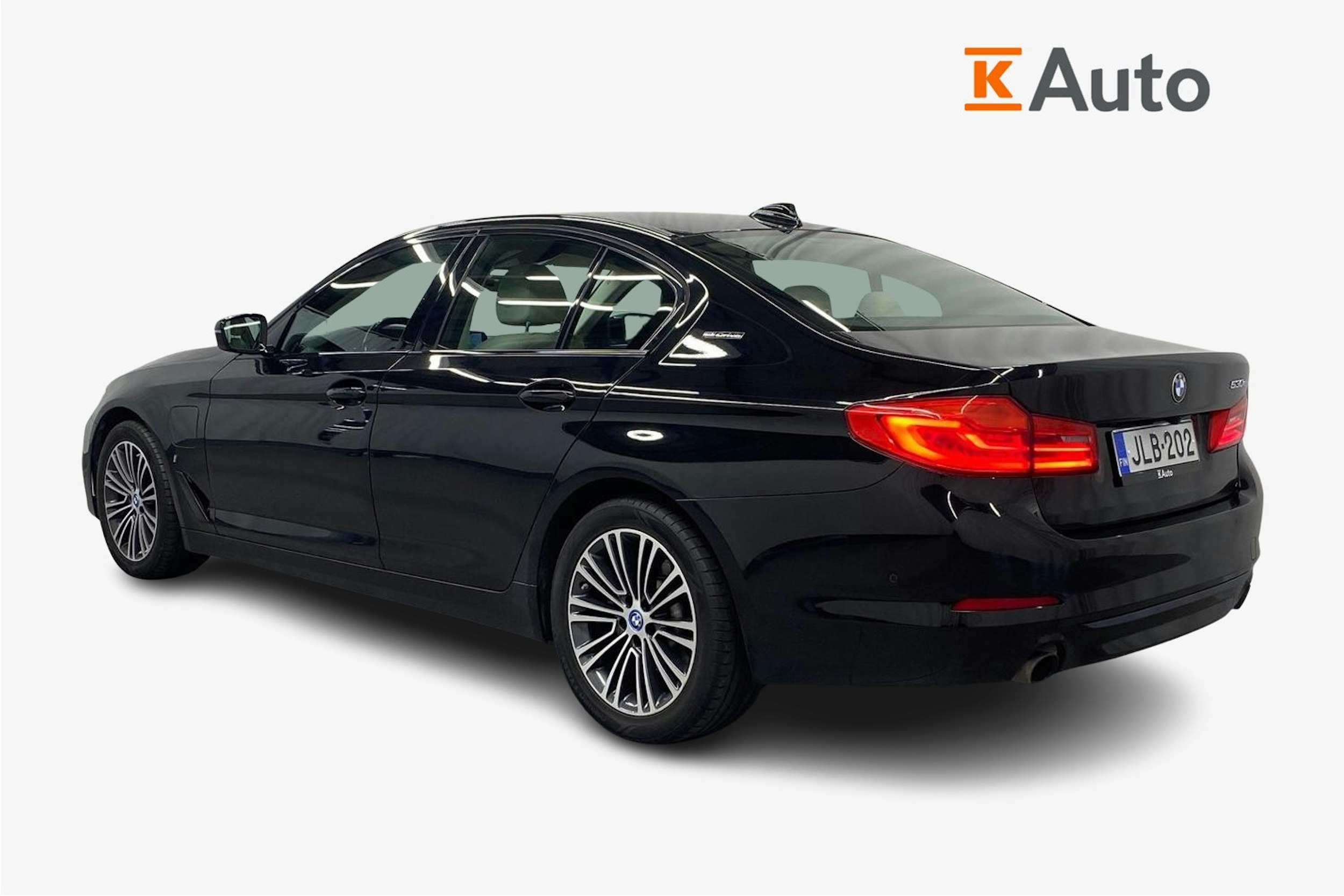 musta BMW 530 2019 kuva 2.