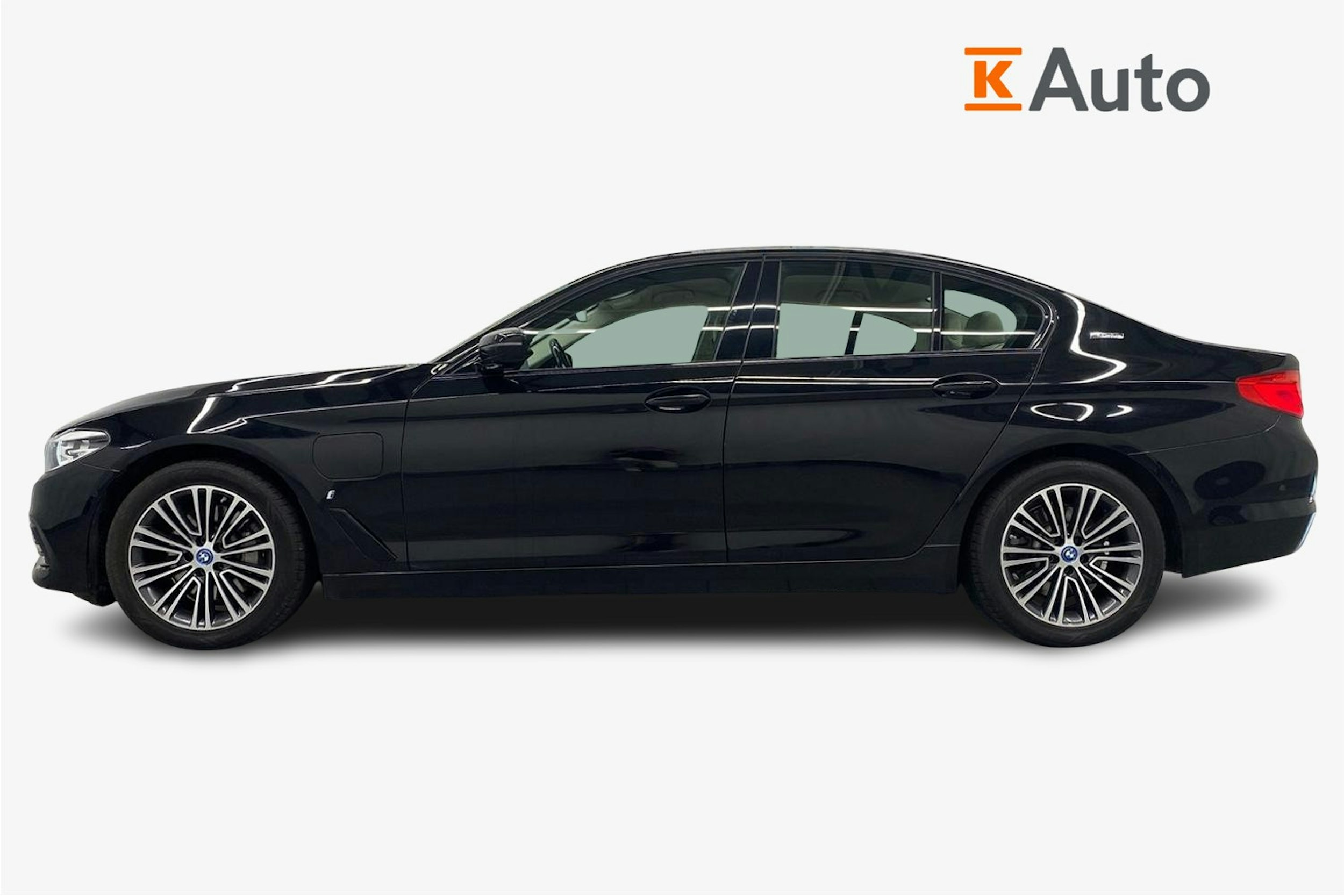musta BMW 530 2019 kuva 6.