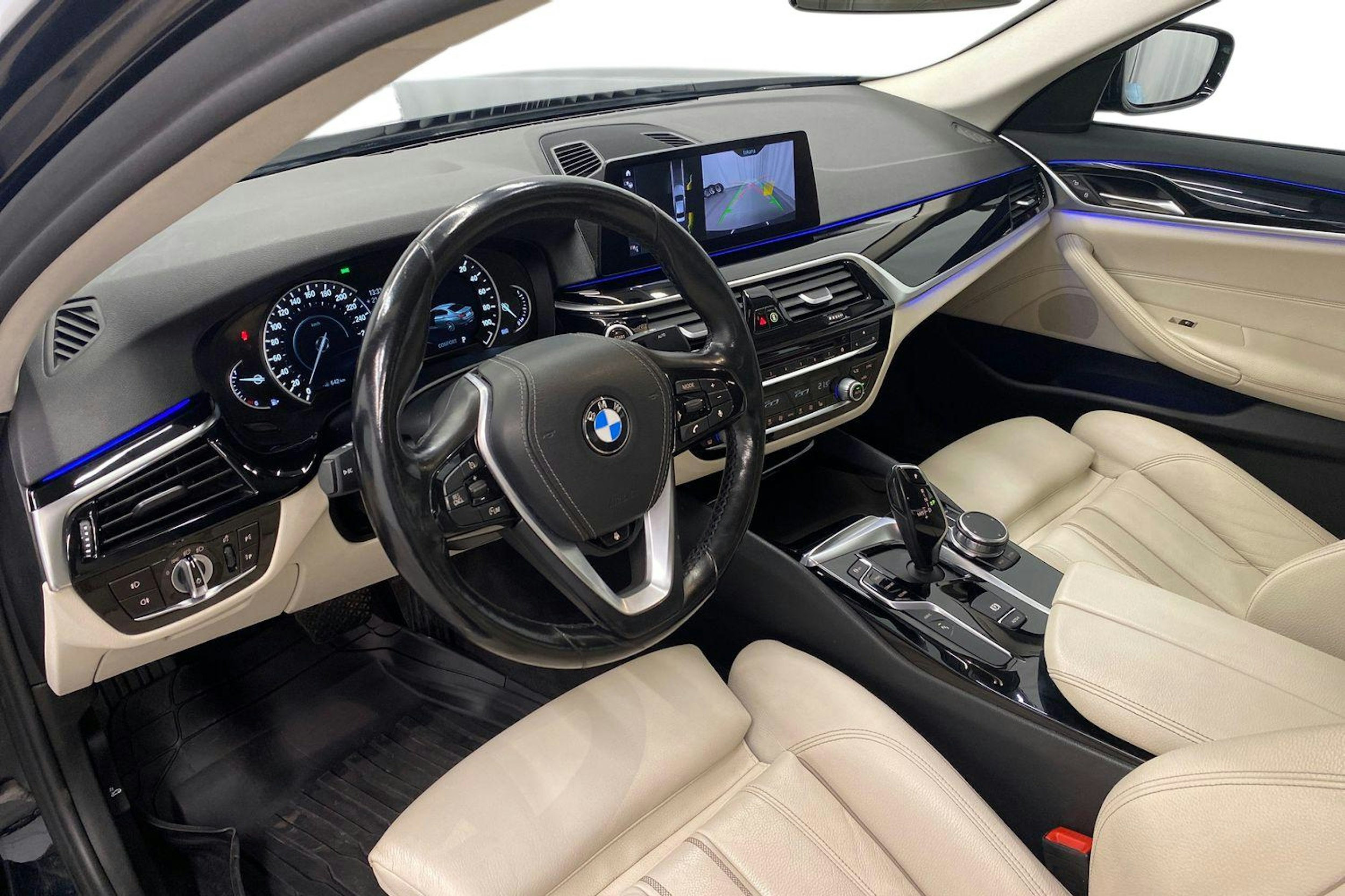 musta BMW 530 2019 kuva 7.