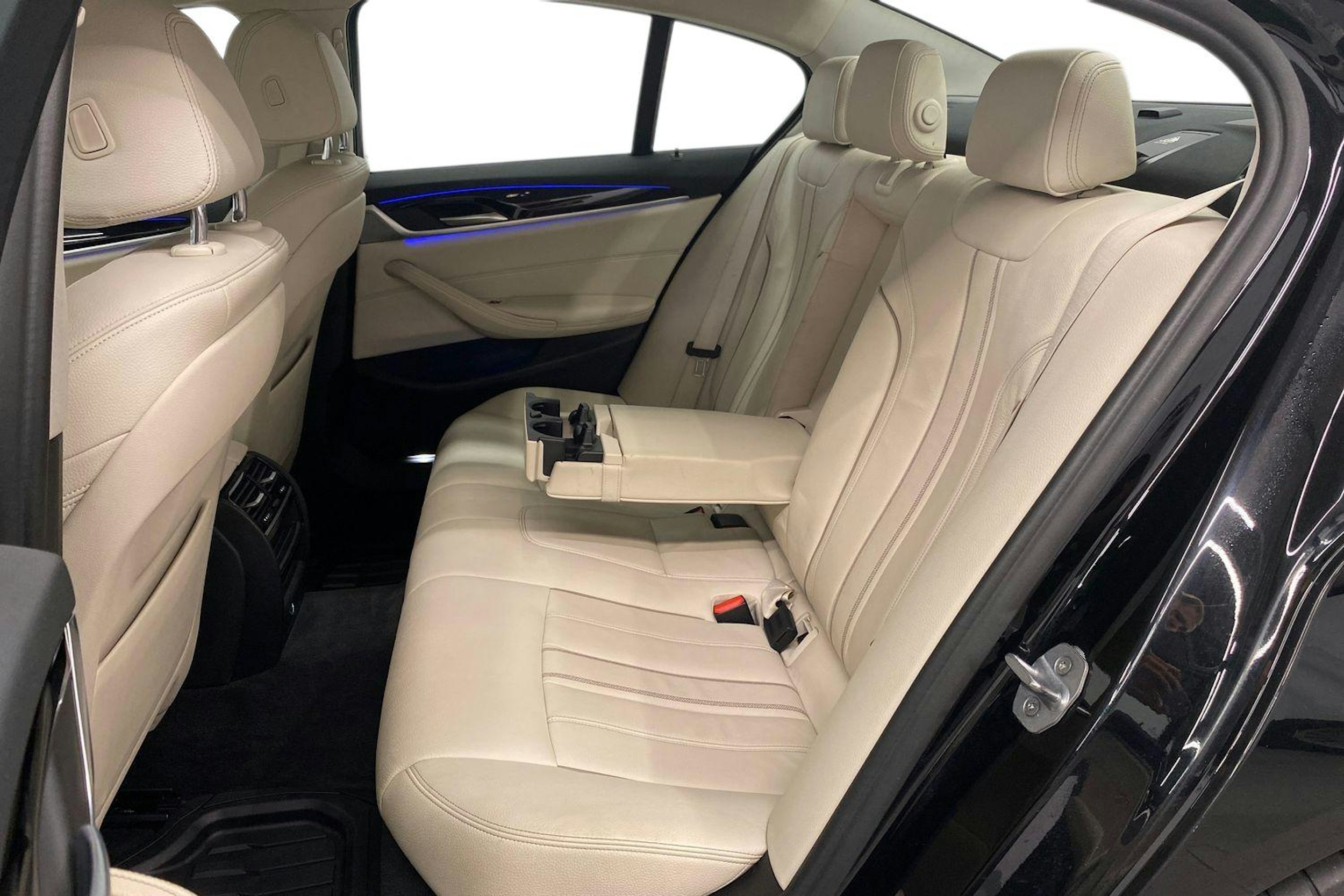 musta BMW 530 2019 kuva 10.