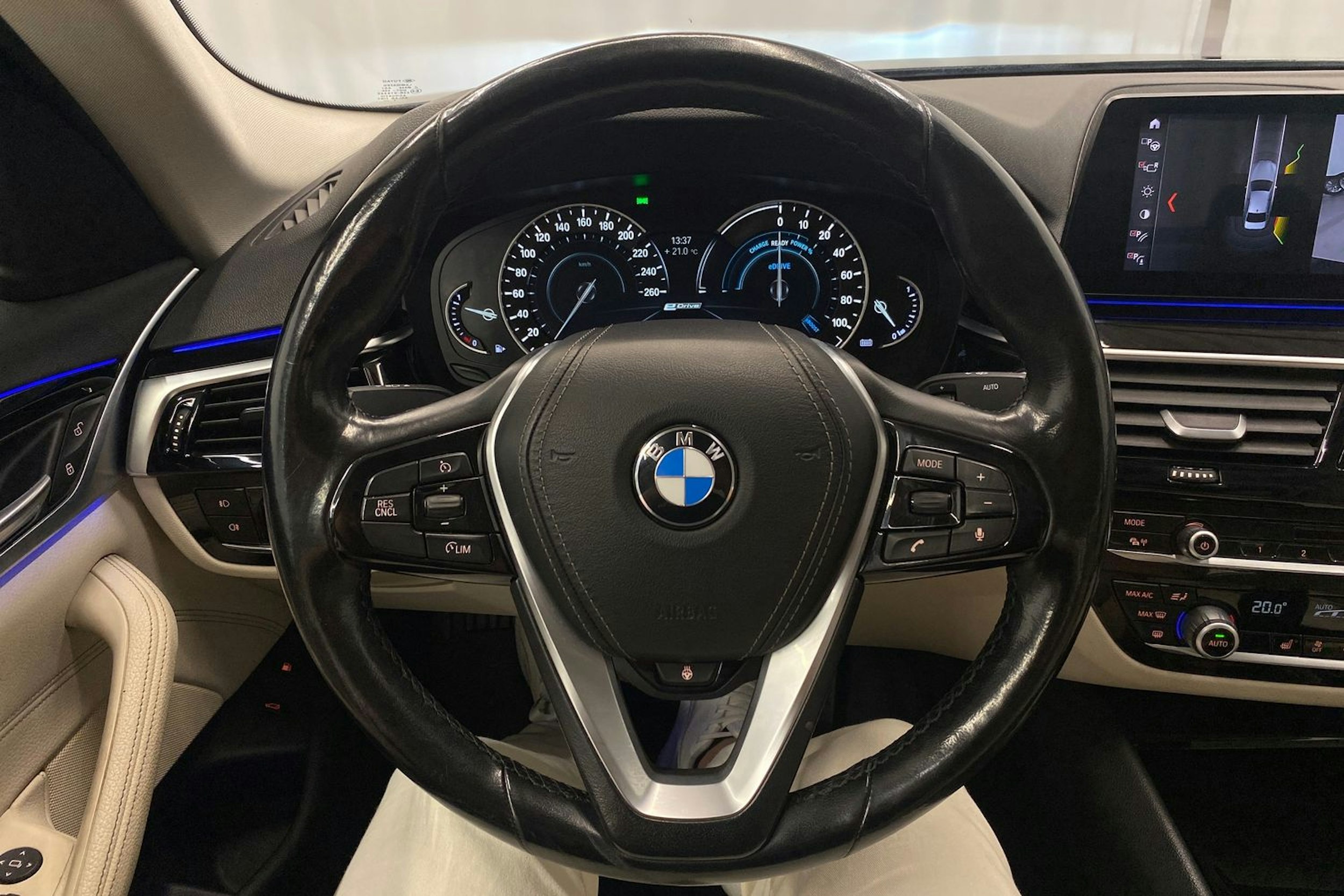musta BMW 530 2019 kuva 16.