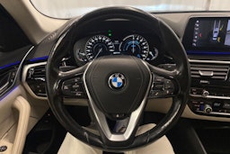 musta BMW 530 2019 kuva 16.