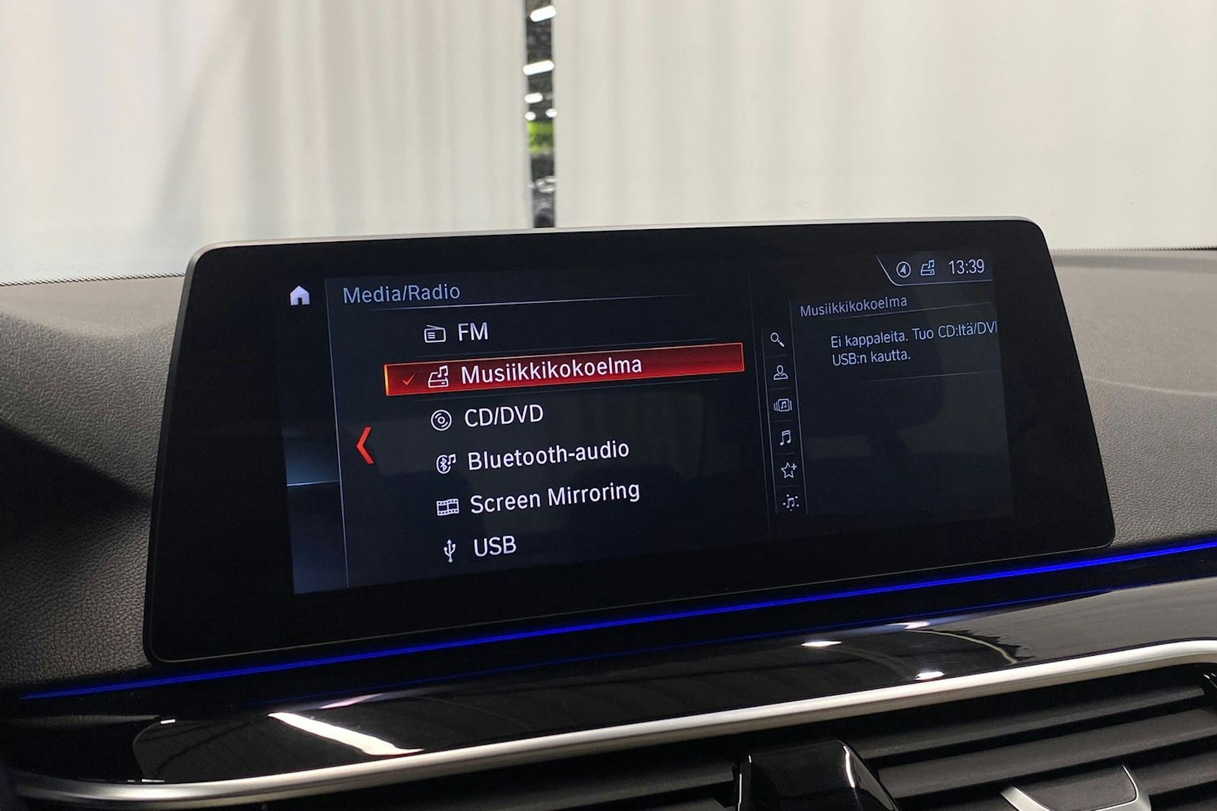 musta BMW 530 2019 kuva 22.