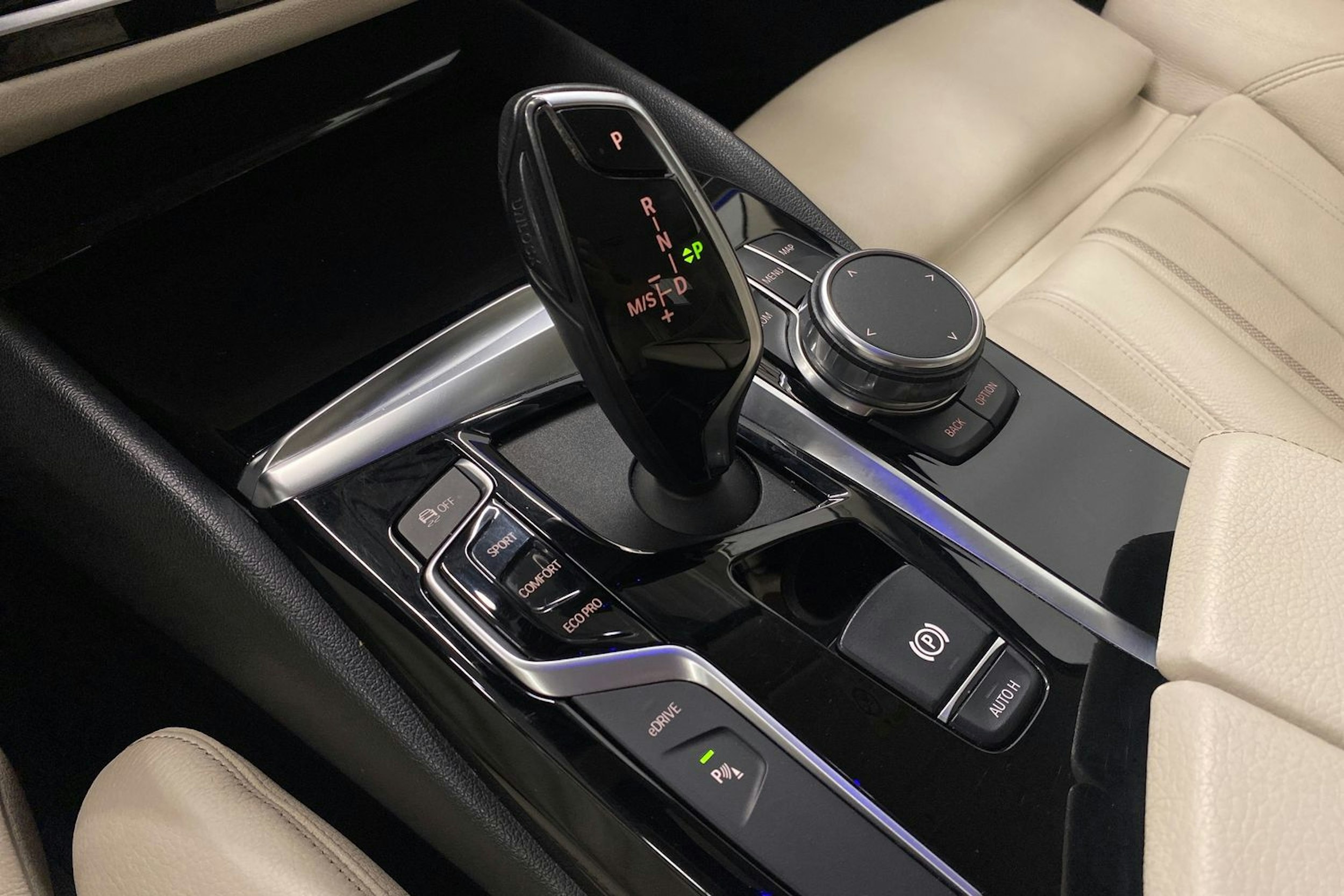 musta BMW 530 2019 kuva 23.