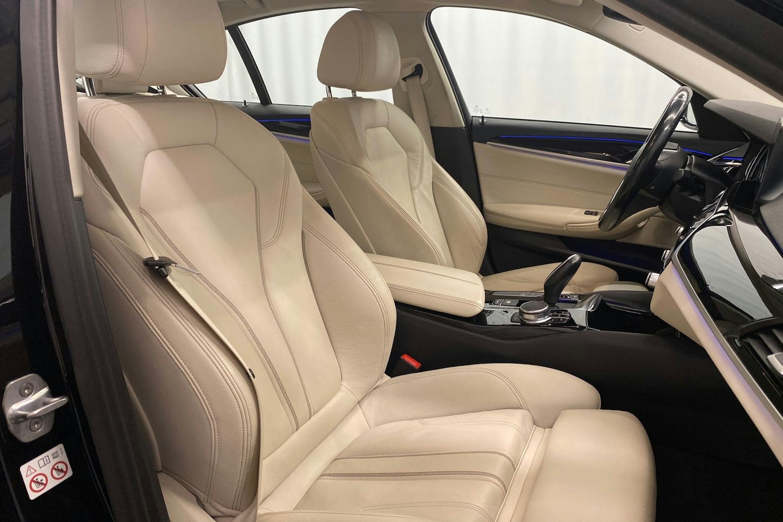 musta BMW 530 2019 kuva 25.