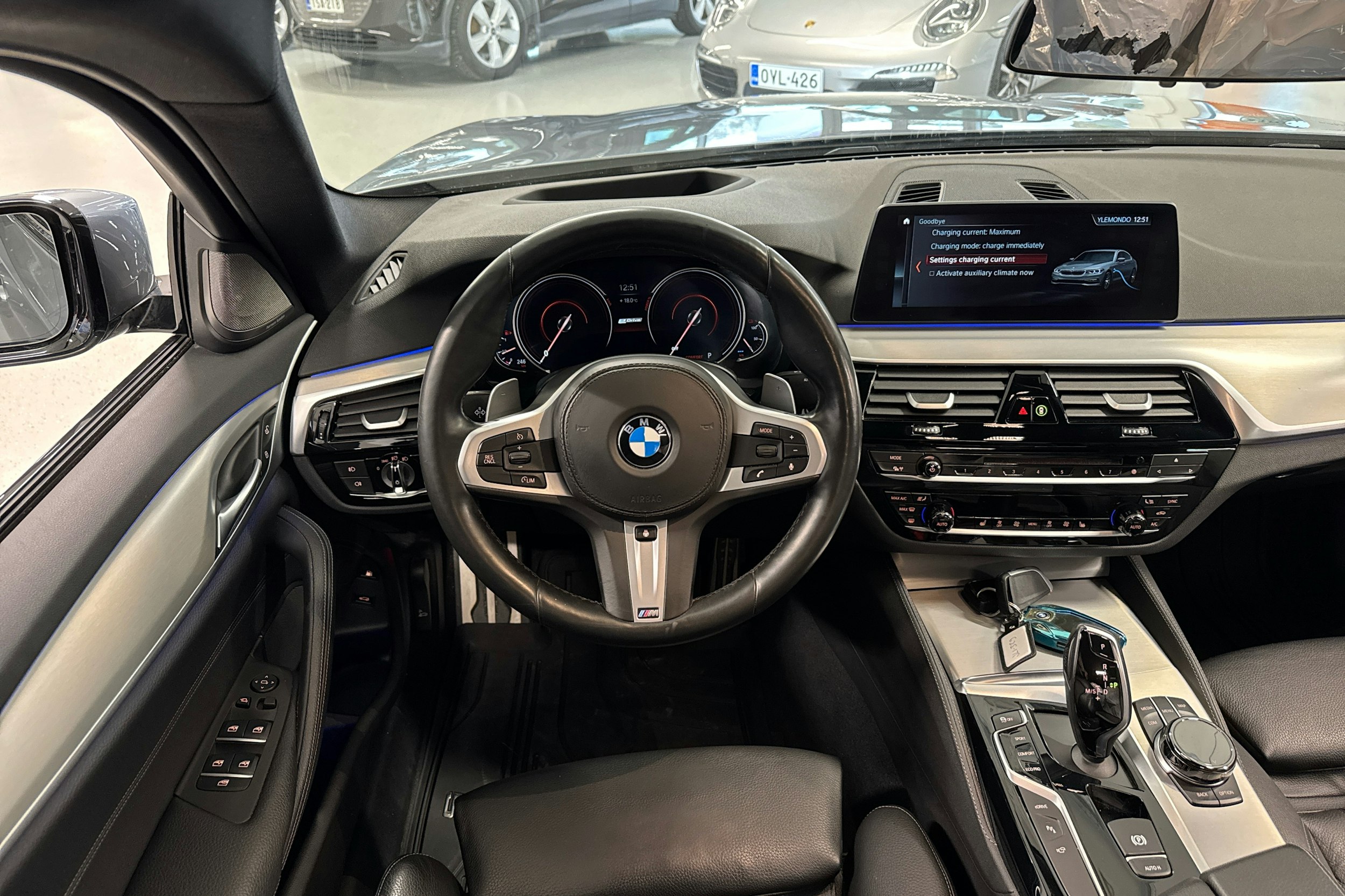 Sininen BMW 530 2019 kuva 7.