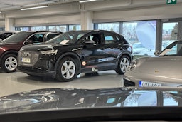 Sininen BMW 530 2019 kuva 26.