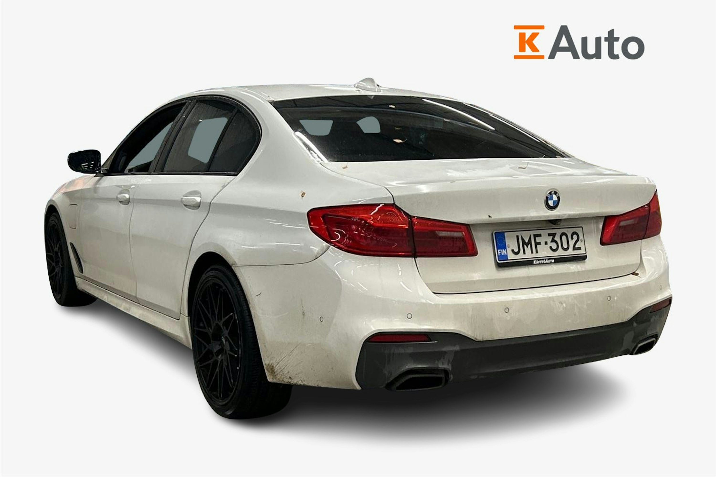 valkoinen BMW 530 2019 kuva 2.