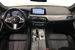 valkoinen BMW 530 2019 kuva 9.