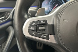 valkoinen BMW 530 2019 kuva 20.