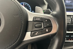 valkoinen BMW 530 2019 kuva 21.