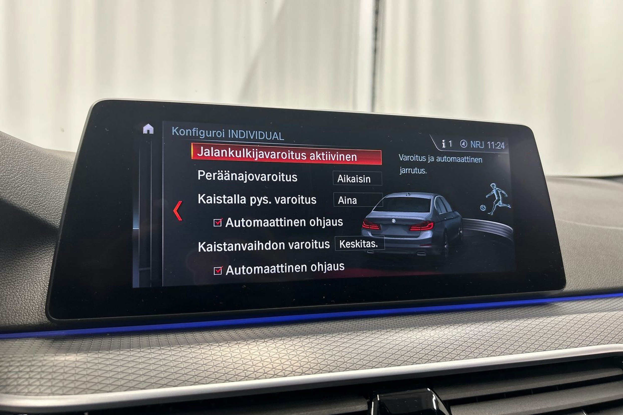valkoinen BMW 530 2019 kuva 23.