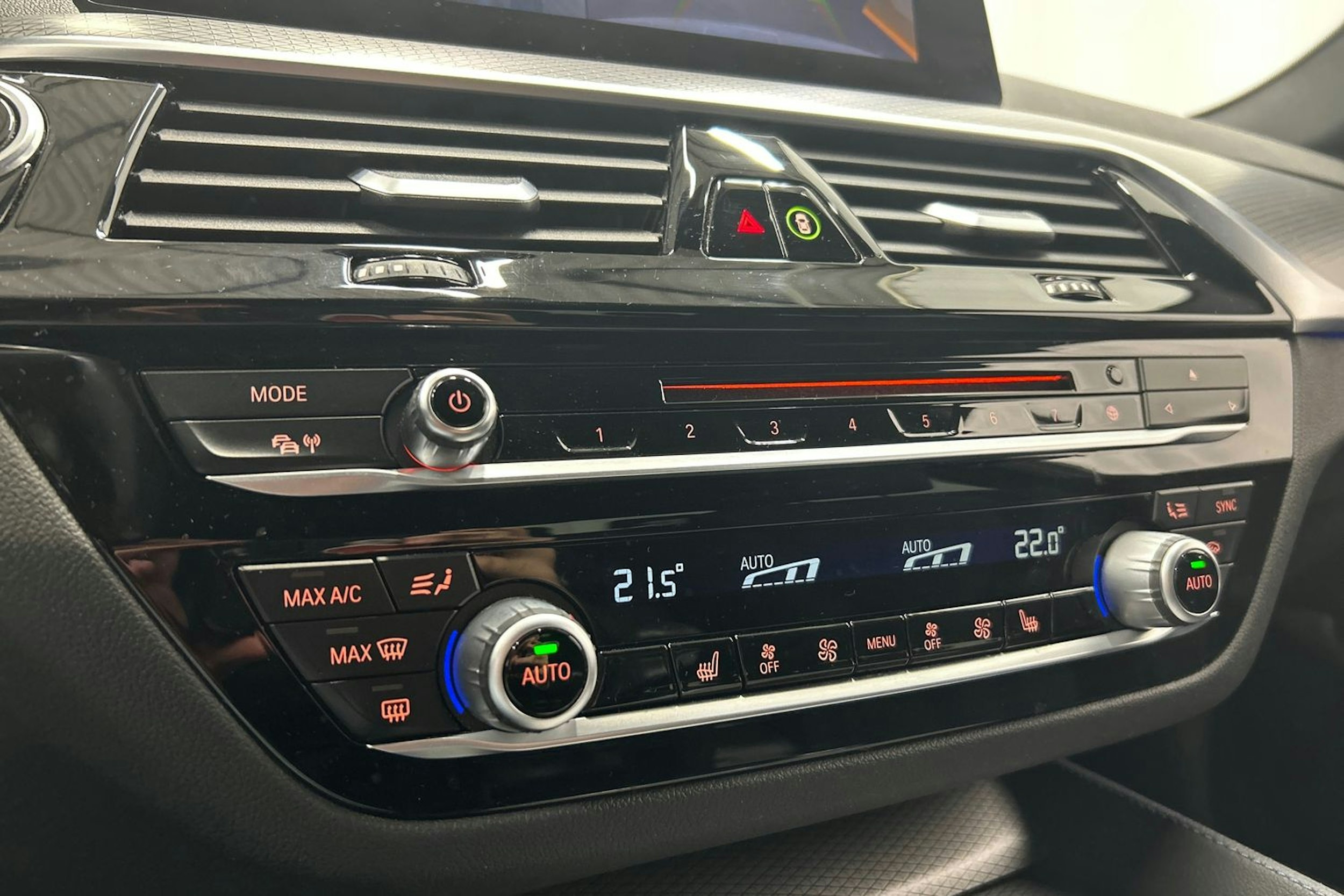 valkoinen BMW 530 2019 kuva 26.