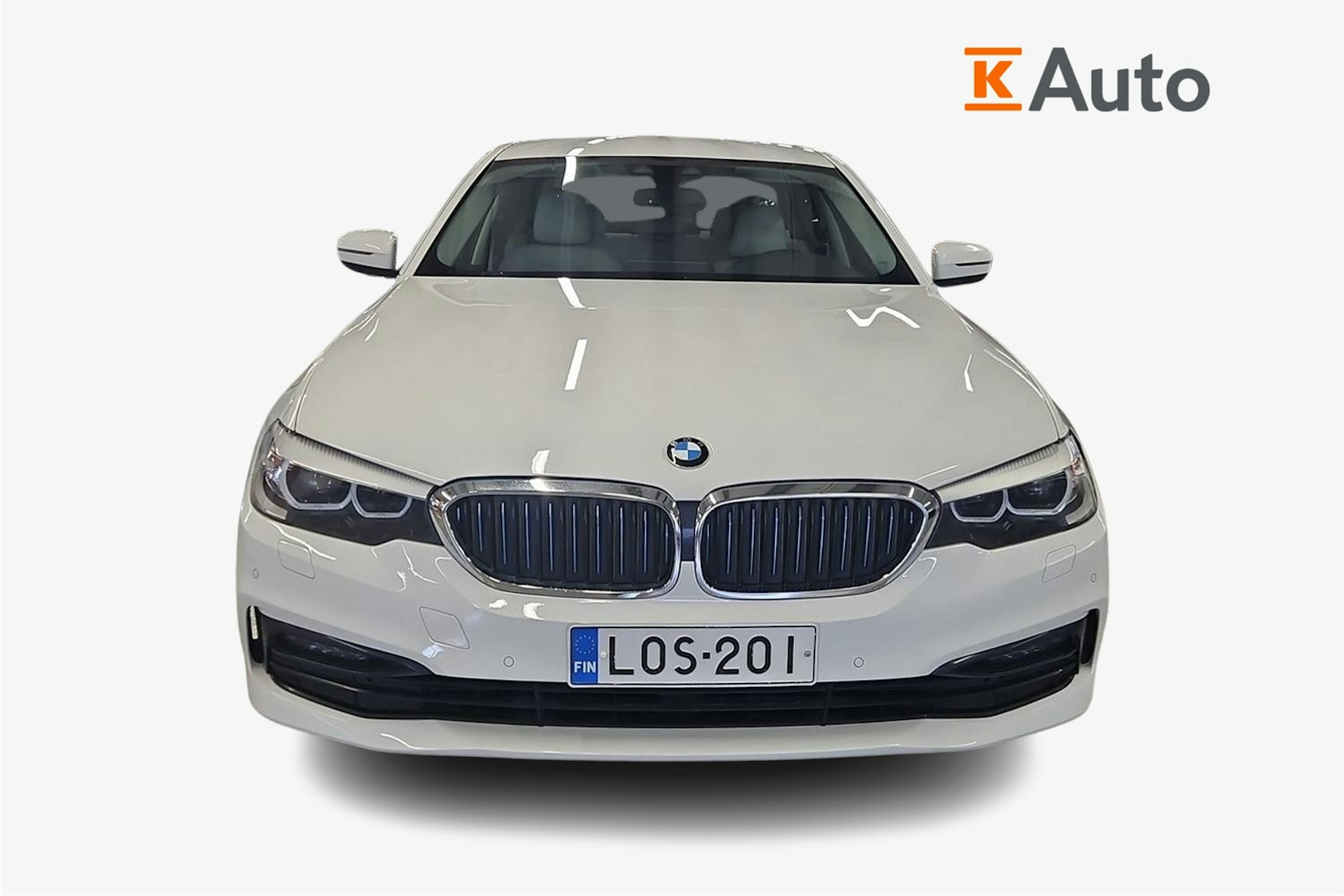 Valkoinen BMW 530 2019 kuva 5.